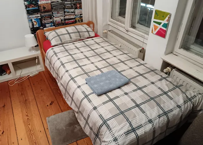 Sharing Bedroom With Host Near Alexanderplatz