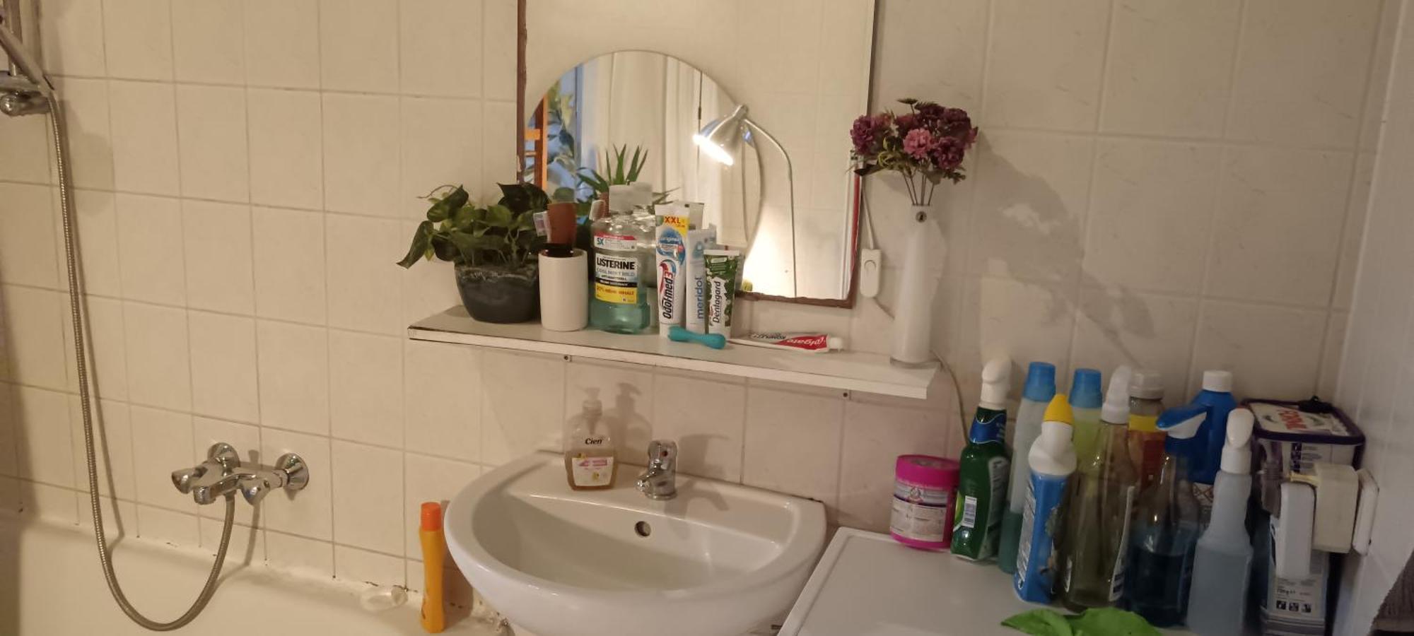 Sharing Bedroom With Host Near Alexanderplatz Hostel